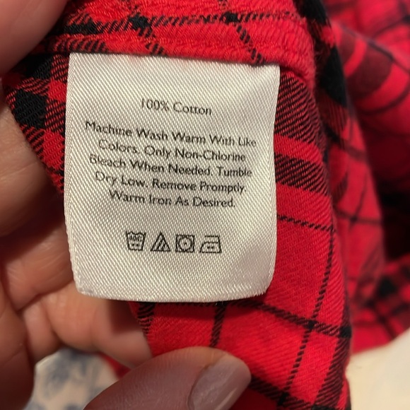 Light weight cotton flannel Eddie Bauer woman’s shirt - Picture 8 of 9